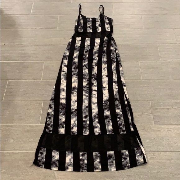 JuJu Dresses & Skirts - Juju & B striped maxi dress size medium JuJu Dresses & Skirts - Juju & B striped maxi dress size medium